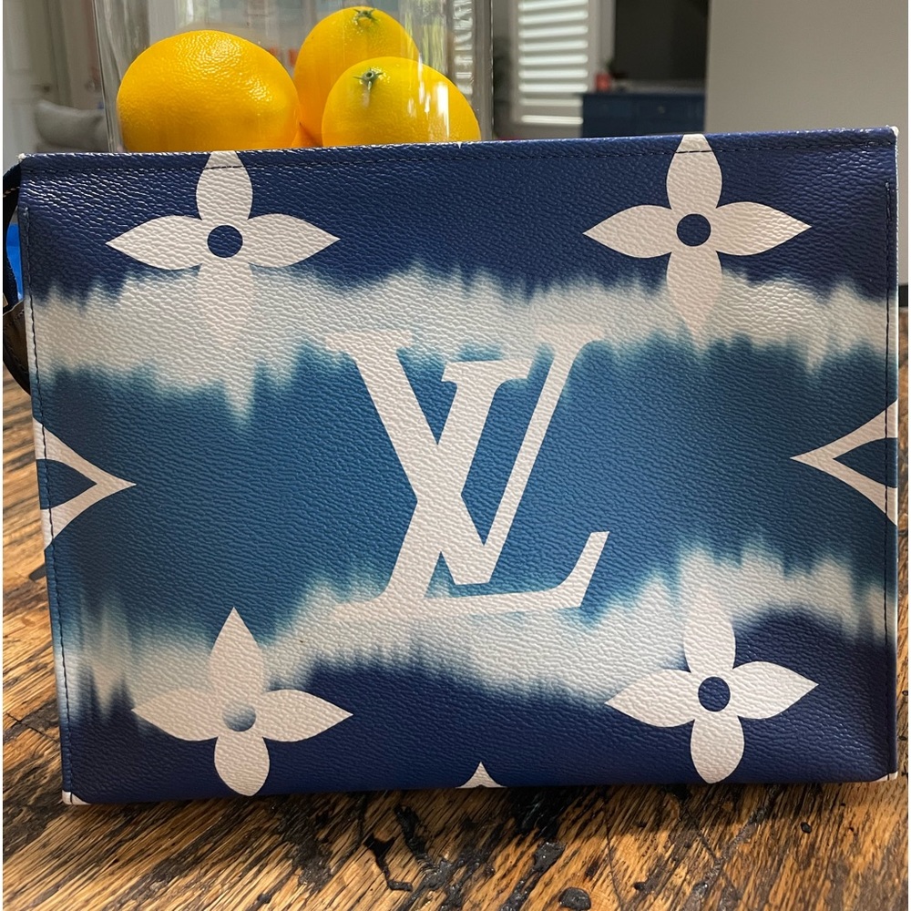Louis Vuitton Escale Toiletry 26 RARE FIND